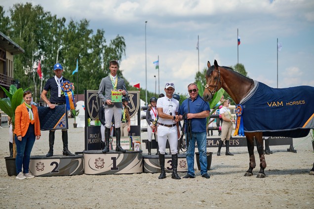 VAM Horses supports the classes for young horses!